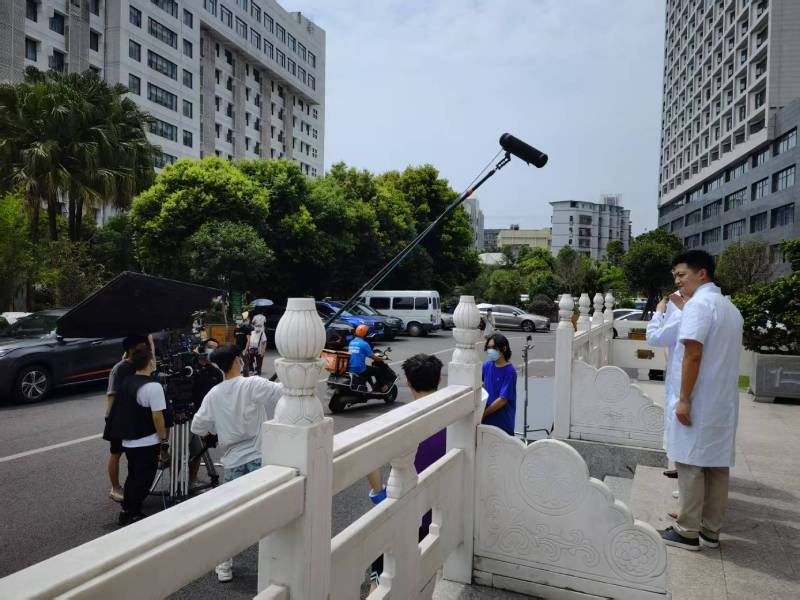 明光市广告片拍摄公司低成本实现高规格制作的诀窍
